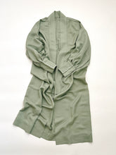 画像をギャラリービューアに読み込む, 霧がけ地紋青磁鼠色無地【六つ釦】