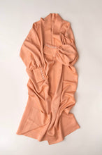 画像をギャラリービューアに読み込む, 深支子色無地着物【六つ釦】