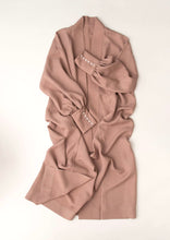 画像をギャラリービューアに読み込む, 赤白橡の織り出し色無地【六つ釦】