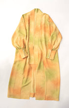 画像をギャラリービューアに読み込む, 暈し幾何青海波地紋模様【六つ釦】