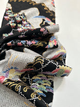 画像をギャラリービューアに読み込む, 波型地紋に鶴・草花模様【シュッケニ】