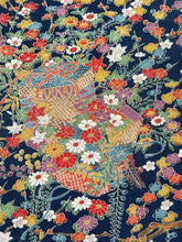 画像をギャラリービューアに読み込む, 四季の草花に藤貝桶文様【シュッケニ】(再販)