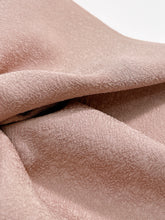 画像をギャラリービューアに読み込む, 赤白橡の織り出し色無地【六つ釦】