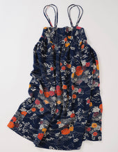 画像をギャラリービューアに読み込む, 型染牡丹に菊農村風景模様【絹】