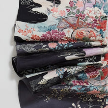 画像をギャラリービューアに読み込む, 小波地紋に鼓・草花模様【六つ釦】