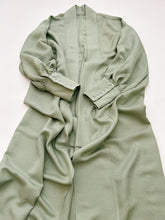 画像をギャラリービューアに読み込む, 霧がけ地紋青磁鼠色無地【六つ釦】