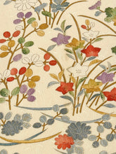 画像をギャラリービューアに読み込む, 芝草地紋に草花模様金彩縁【四つ釦】