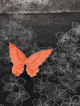 画像をギャラリービューアに読み込む, 葉地紋に花蝶模様【L】