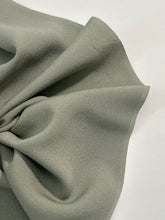 画像をギャラリービューアに読み込む, 薄抹茶の色無地【四つ釦】