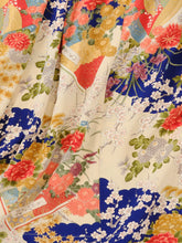 画像をギャラリービューアに読み込む, 本模様に古典四季の草花尽くし【絹】