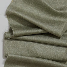 画像をギャラリービューアに読み込む, 小紗綾型地紋に金彩柴模様【六つ釦】