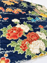 画像をギャラリービューアに読み込む, 芝草に菊・楓梅古典柄模様【L・化繊】