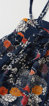 画像をギャラリービューアに読み込む, 型染牡丹に菊農村風景模様【絹】