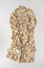 画像をギャラリービューアに読み込む, 芝草地紋に草花模様金彩縁【四つ釦】