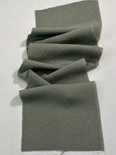 画像をギャラリービューアに読み込む, 薄抹茶の色無地【四つ釦】