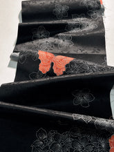 画像をギャラリービューアに読み込む, 葉地紋に花蝶模様【L】