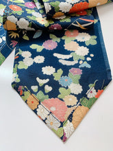 画像をギャラリービューアに読み込む, 松竹梅に草花金線模様【長】