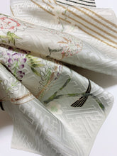 画像をギャラリービューアに読み込む, 紗綾形地紋に春秋草花模様【タックラップスカート】