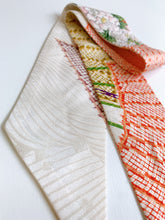 画像をギャラリービューアに読み込む, 枝梅に熨斗丸華に古典模様【短】