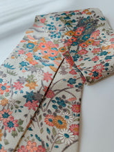 画像をギャラリービューアに読み込む, 扇に草花模様【短より短】