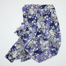画像をギャラリービューアに読み込む, 唐草洋花暈し模様【タックラップスカート】