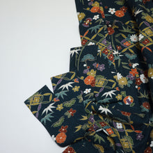 画像をギャラリービューアに読み込む, 松竹梅に宝尽くし七宝模様【ギャザーラップスカート】