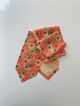 画像をギャラリービューアに読み込む, 菊の唐草模様【長】