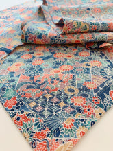 画像をギャラリービューアに読み込む, 御所車に扇草花模様【長】