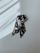 画像をギャラリービューアに読み込む, 草花亀甲地紋模様【短より短】