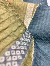 画像をギャラリービューアに読み込む, 立通松竹梅・蝶・宝尽くし模様【タックラップスカート】