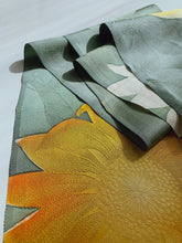 画像をギャラリービューアに読み込む, 地紋入暈しに大輪花模様【長】