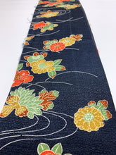 画像をギャラリービューアに読み込む, 流水に菊椿橘模様【L】(地紋あり)