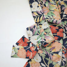 画像をギャラリービューアに読み込む, 菊梅牡丹大草模様【ギャザーラップスカート】