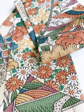 画像をギャラリービューアに読み込む, 色紙に花鳥古典模様②【短】