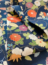 画像をギャラリービューアに読み込む, 松竹梅に草花金線模様【長】