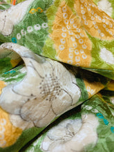 画像をギャラリービューアに読み込む, 雲取りに草花模様【ギャザーラップスカート】