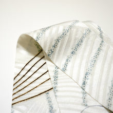 画像をギャラリービューアに読み込む, 大扇に流水模様② 【短】