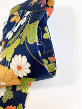 画像をギャラリービューアに読み込む, 松竹梅に草花金線模様【短】