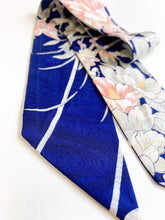 画像をギャラリービューアに読み込む, 鳥と菊枝梅牡丹模様【短】