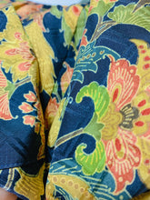 画像をギャラリービューアに読み込む, 唐花模様【タックラップスカート】