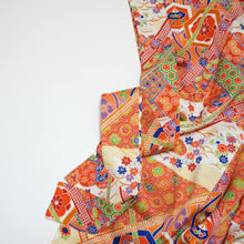 画像をギャラリービューアに読み込む, 斜め縞に亀甲楓梅菊尽くし模様【タックラップスカート】