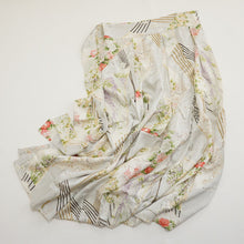 画像をギャラリービューアに読み込む, 紗綾形地紋に春秋草花模様【タックラップスカート】