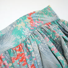 画像をギャラリービューアに読み込む, 草花暈し模様【ギャザーラップスカート】