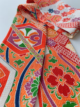 画像をギャラリービューアに読み込む, 斜め縞に亀甲楓梅菊尽くし模様【短】