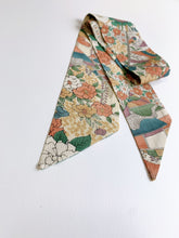 画像をギャラリービューアに読み込む, 色紙に花鳥古典模様②【短】