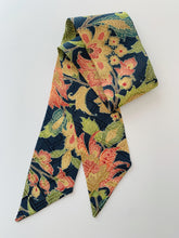 画像をギャラリービューアに読み込む, 唐草花模様【短より短】