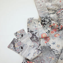 画像をギャラリービューアに読み込む, 切りばめ風草花に古典柄模様【ギャザーラップスカート】