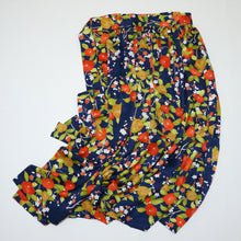 画像をギャラリービューアに読み込む, 椿に梅模様【ギャザーラップスカート】