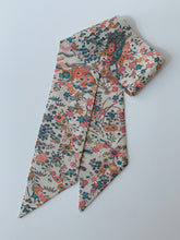 画像をギャラリービューアに読み込む, 扇に草花模様【短より短】