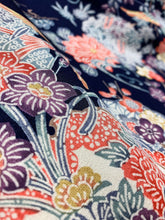 画像をギャラリービューアに読み込む, 雪輪に花鳥模様【タックラップスカート】